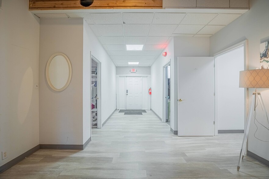 More Photos Of 48 Griffin St, McDonough Storefront For Sale