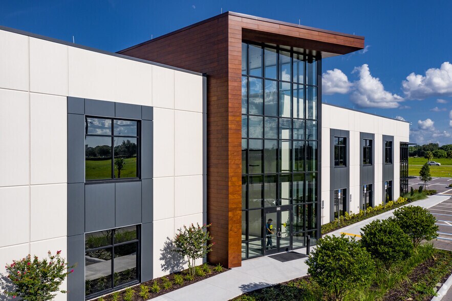 More Photos Of 529 E Crown Point Rd, Ocoee Office For Lease