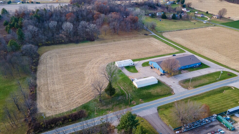 More Photos Of 16771 S 15th St, Galesville Warehouse For Sale