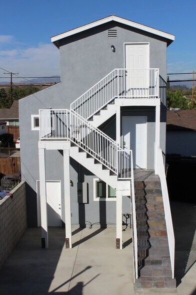 More Photos Of 8317 Whittier Blvd, Pico Rivera Storefront Retail Residential For Sale