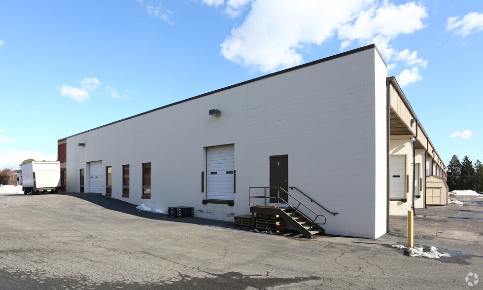 More Photos Of 5350 Lewis Rd, Sandston Research And Development For Lease