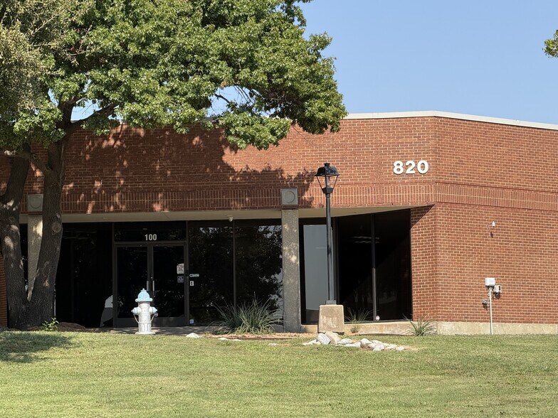 More Photos Of 820 F Ave, Plano Unknown For Lease