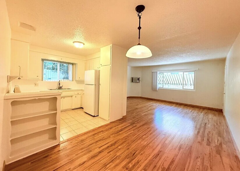 More Photos Of 12325 Riverside Dr, Valley Village Apartments For Sale