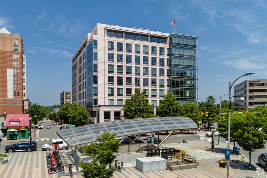 More Photos Of 3101 Wilson Blvd, Arlington Office Residential For Lease