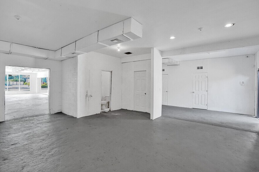 More Photos Of 3055-3057 Broward Blvd, Fort Lauderdale Storefront Retail Office For Sale