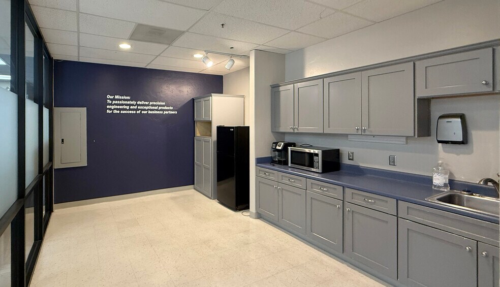 More Photos Of 180 W Magee Rd, Tucson Medical For Lease