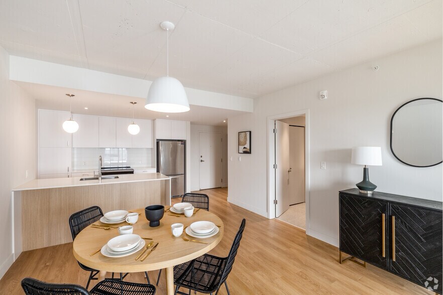 More Photos Of 8405 Pl Saint-Charles, Brossard Apartments For Lease