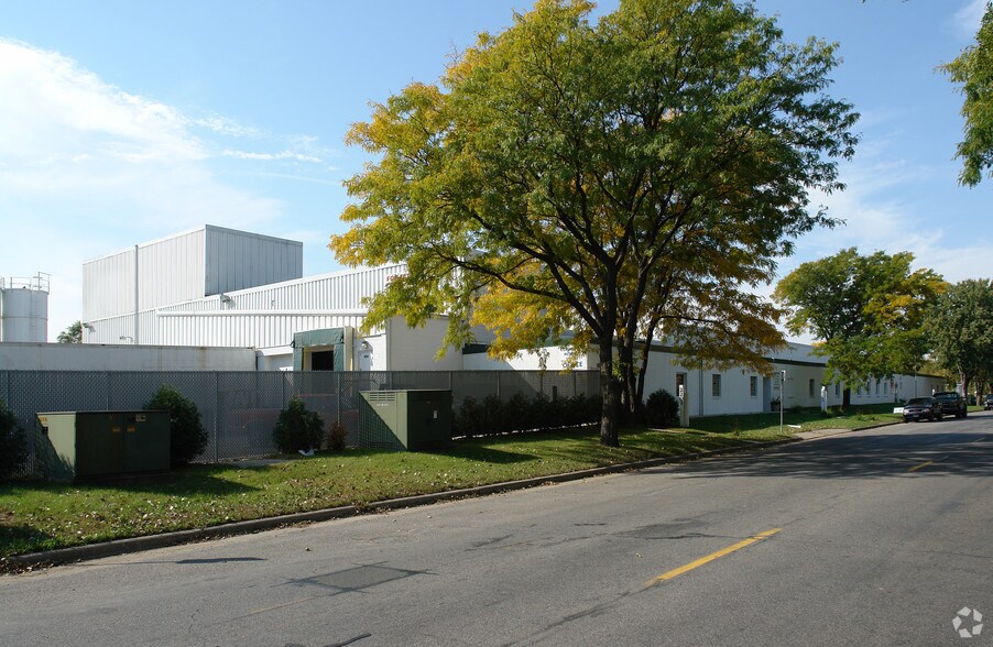 More Photos Of 2233 49th Ave N, Minneapolis Warehouse For Sale