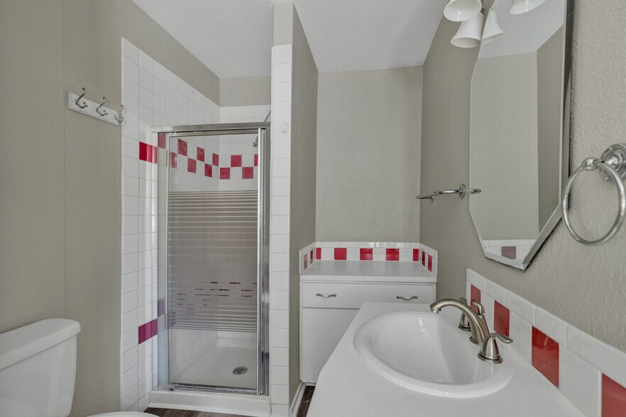 More Photos Of 200 Peggs Pl, Canyon Lake Specialty For Sale