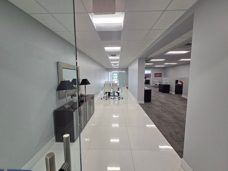 More Photos Of 2734 E Oakland Park Blvd, Fort Lauderdale Office For Sale