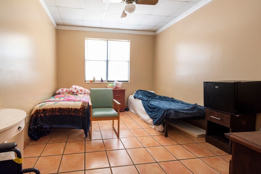 More Photos Of 2001 Polk St, Hollywood Healthcare For Sale