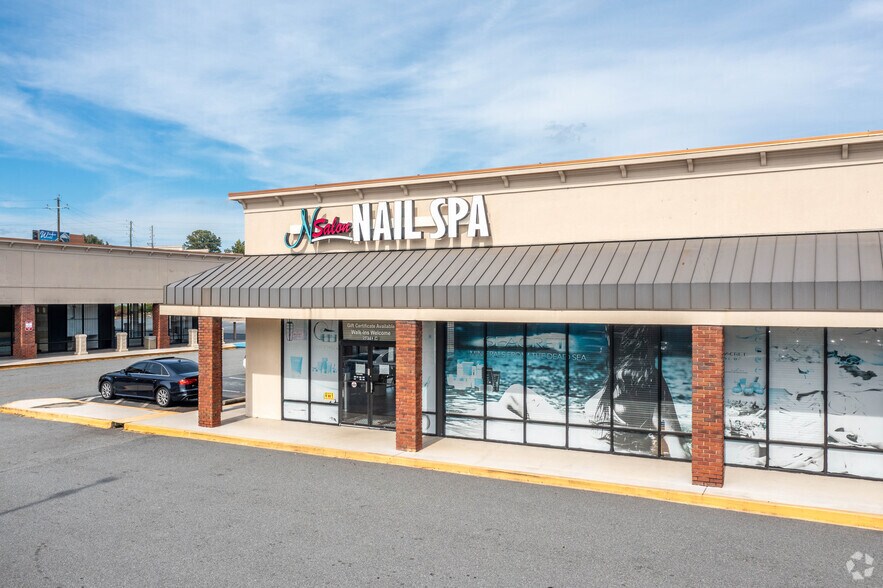 More Photos Of 3709 Bloomfield Rd, Macon-Bibb Restaurant For Lease