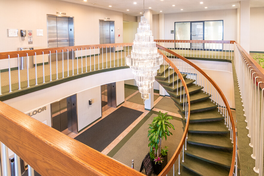 More Photos Of 4415 W Harrison St, Hillside Office For Lease