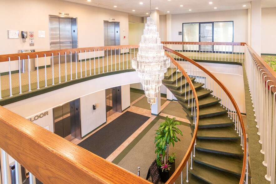 More Photos Of 4415 W Harrison St, Hillside Office For Lease