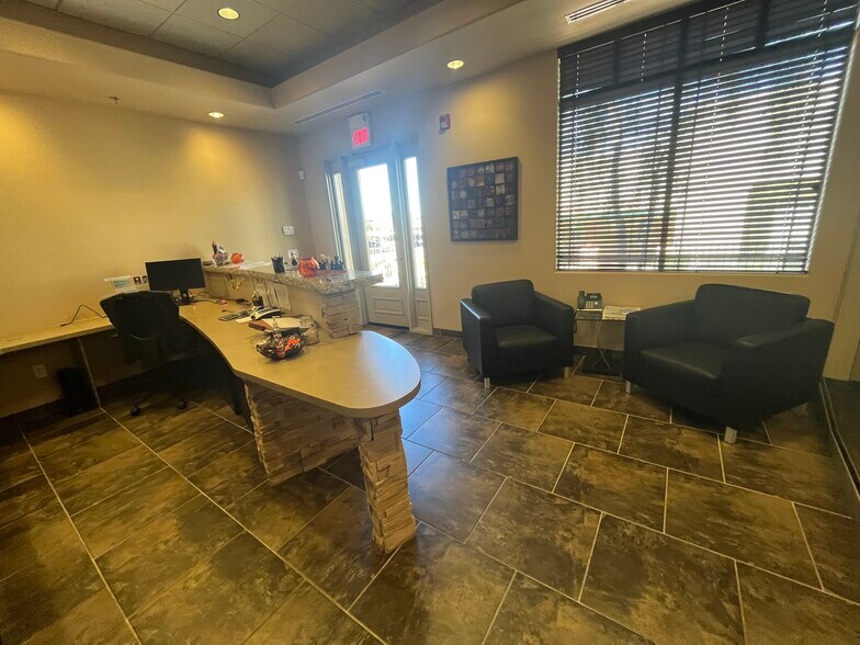 More Photos Of 10565 N 114th St, Scottsdale Office For Lease
