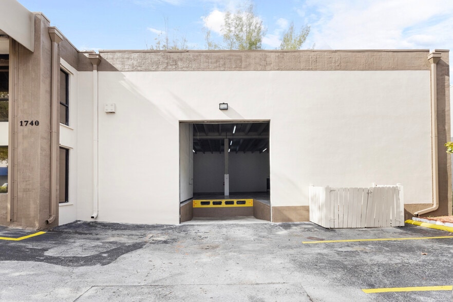 More Photos Of 1740-1742 NW 93rd Ave, Miami Warehouse For Lease