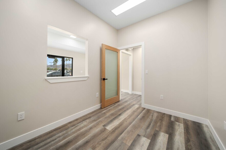 More Photos Of 465 E Palmdale Blvd, Palmdale Loft Creative Space For Lease