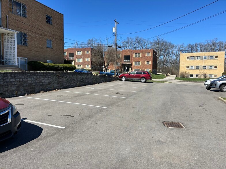 More Photos Of 3301 Camvic Ter, Cincinnati Apartments For Sale