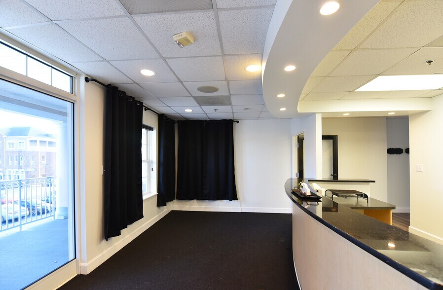 More Photos Of 13895 Hedgewood Dr, Woodbridge Medical For Sale