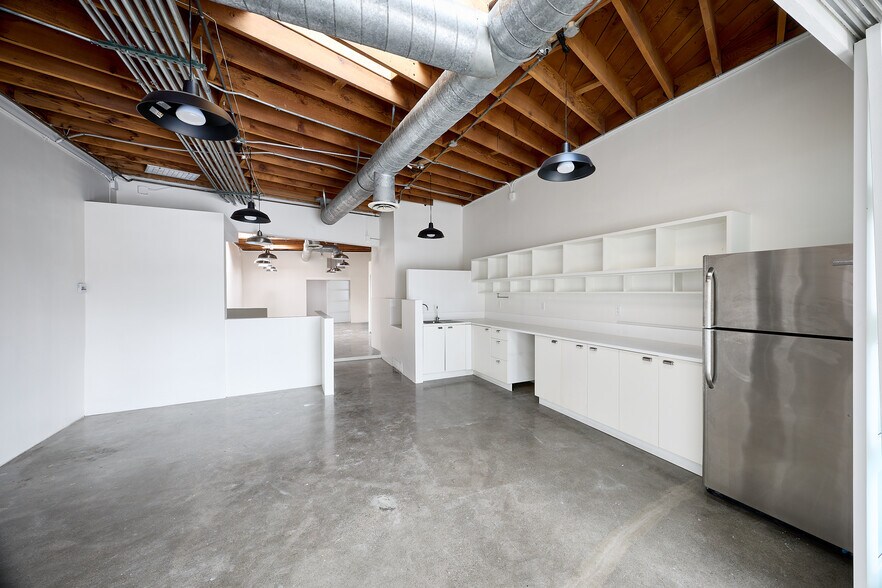 More Photos Of 1733-1737 Abbot Kinney Blvd, Venice Storefront Retail Office For Lease