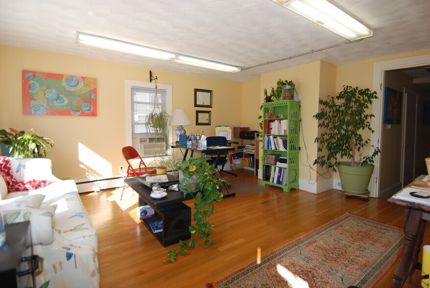 1197 Adams St, Dorchester, MA 02124 Office