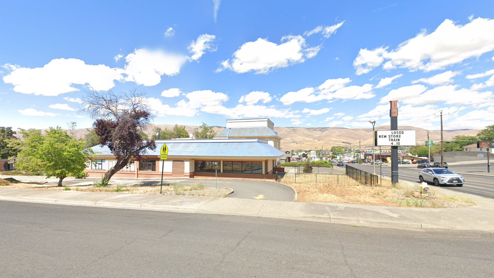 Primary Photo Of 920 21st St, Lewiston Fast Food For Lease