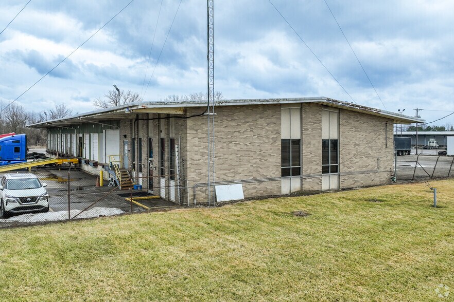 More Photos Of 1336 Matzinger Rd, Toledo Truck Terminal For Lease
