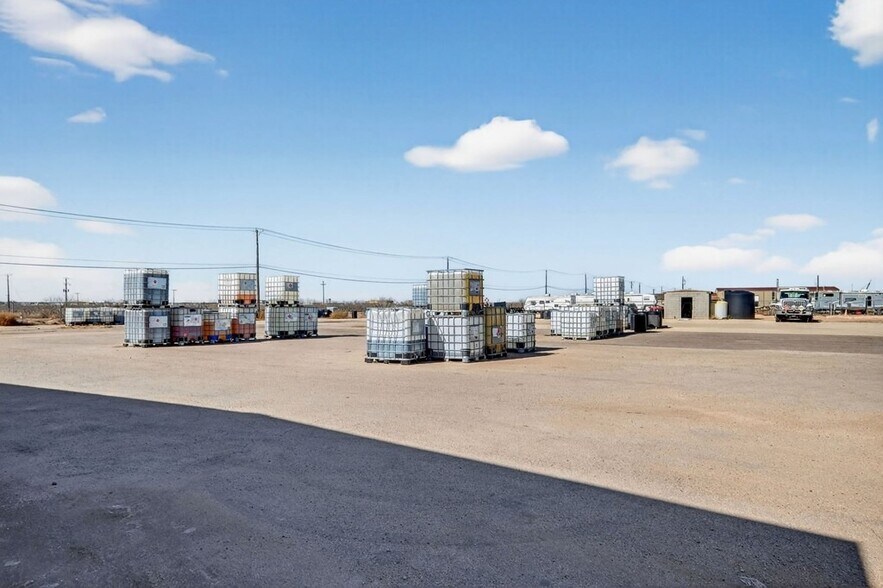 More Photos Of 8316 W I-20, Midland Warehouse For Lease