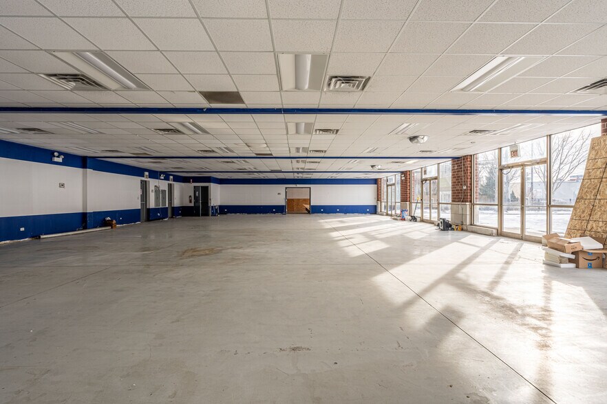 More Photos Of 2649 N Central Ave, Chicago Freestanding For Lease