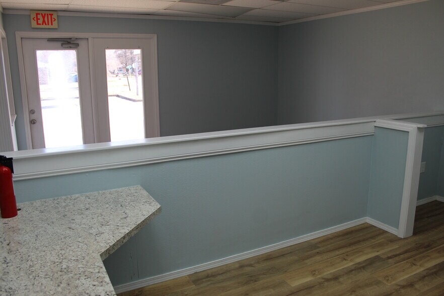 More Photos Of 310 N 13th St, Rogers Storefront Retail Office For Sale