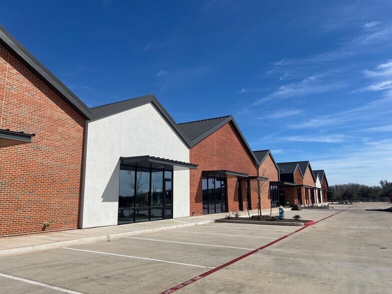 More Photos Of 18802 W Airport Blvd, Richmond Storefront Retail Office For Lease