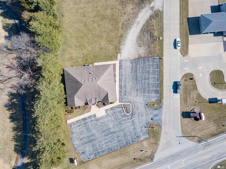 More Photos Of 824 N Market St, Waterloo Medical For Sale