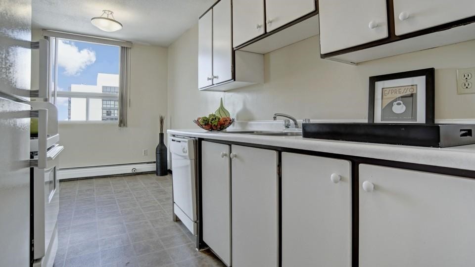 More Photos Of 241 5th Ave, Saskatoon Apartments For Lease