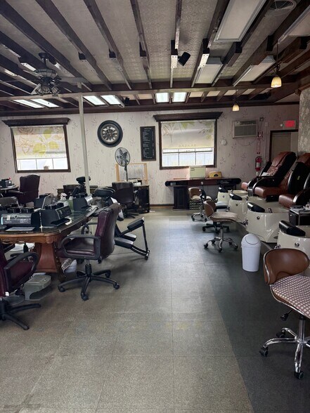 More Photos Of 215 S Ridge St, Rye Brook Freestanding For Lease