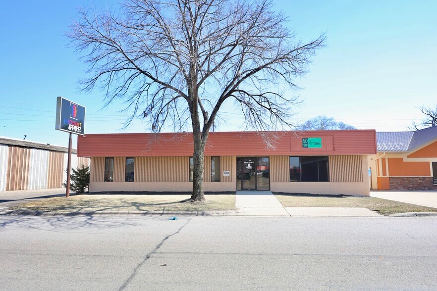 More Photos Of 20 S 32nd Ave S, Saint Cloud Office For Sale