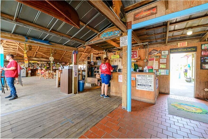 More Photos Of 69 Riverside Dr, Crawfordville Restaurant For Sale