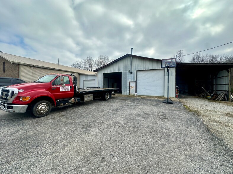 More Photos Of 430 Carthage Rd, Red Boiling Springs Industrial For Sale