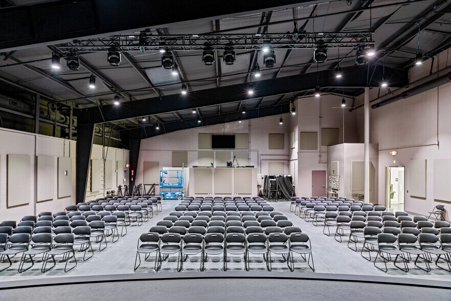 More Photos Of 1215 Tom Ginnever Ave, O'Fallon Religious Facility For Lease