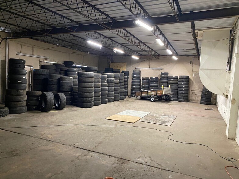 More Photos Of 71 Sunset Dr, West Melbourne Warehouse For Sale