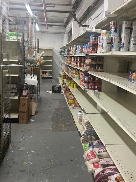 More Photos Of 18 Bay St, Brooklyn Light Manufacturing For Lease