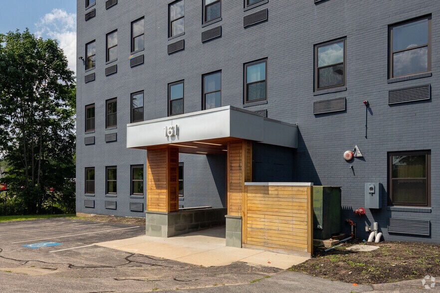 More Photos Of 161 Forbes Rd, Braintree Office For Lease