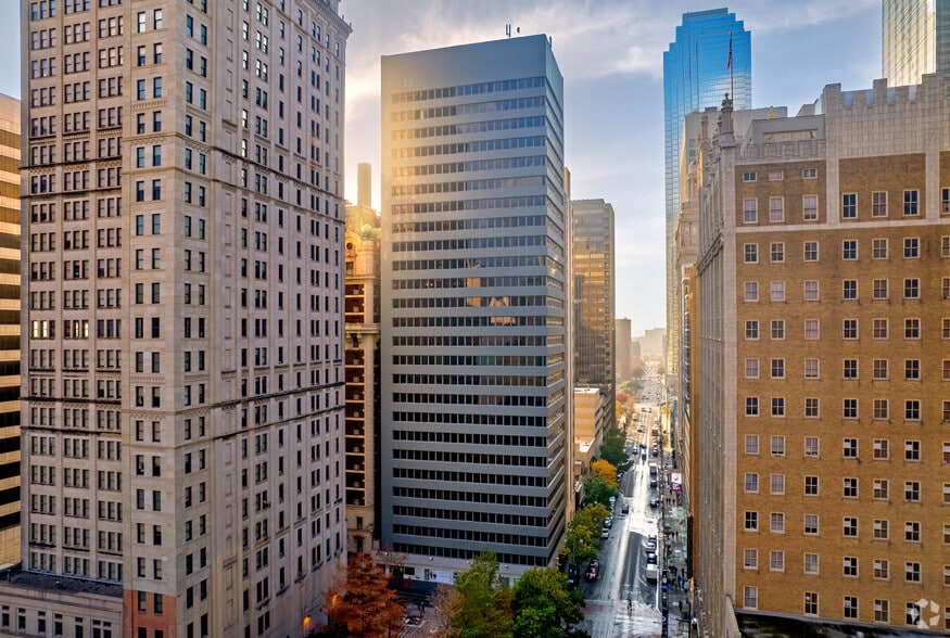 More Photos Of 1412 Main St, Dallas Office For Lease