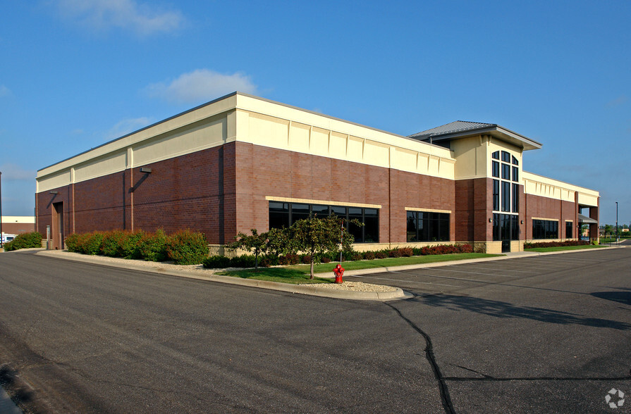 Primary Photo Of 5910 Rice Creek Pky, Shoreview Showroom For Lease