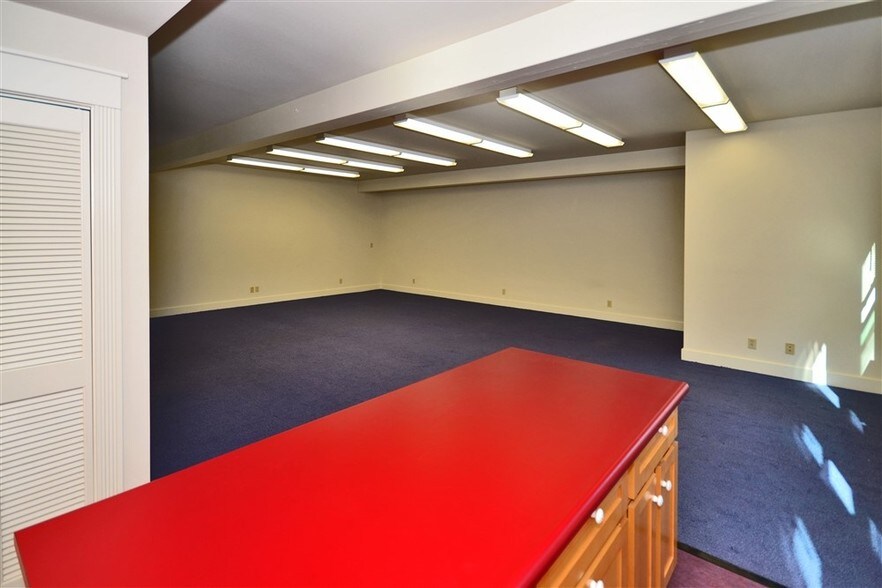 More Photos Of 217-243 W Richmond Ave, Richmond Office Residential For Lease