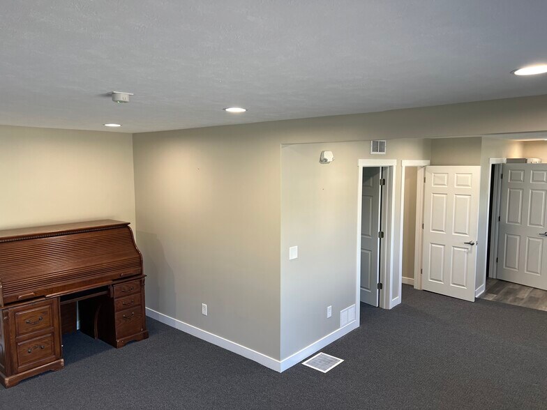 More Photos Of 24 Wilbur St SE, Grand Rapids Loft Creative Space For Lease