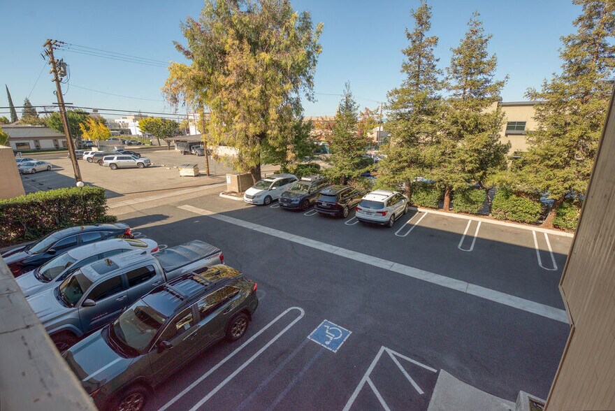 More Photos Of 1207 13th St, Modesto Office For Lease