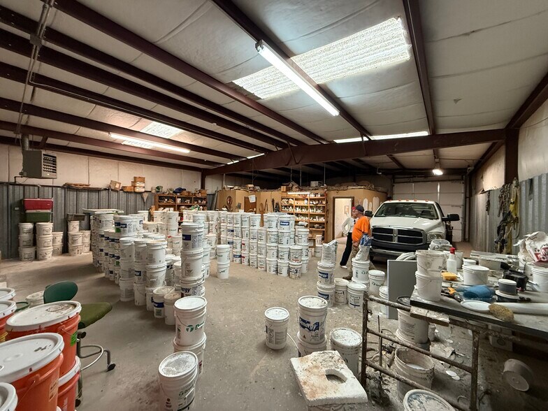 More Photos Of 1128 SW 17th St, Oklahoma City Warehouse For Sale