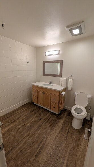 More Photos Of 2990 Mission Blvd, San Diego Office Residential For Lease