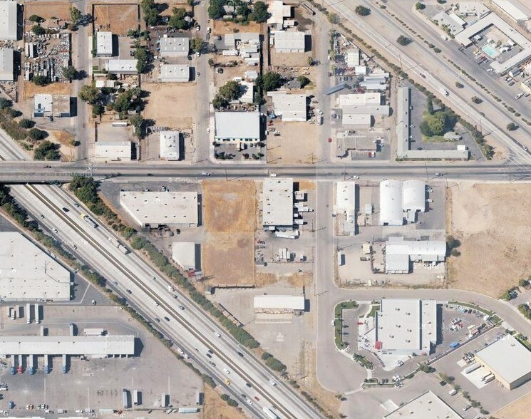 More Photos Of 2642-2680 E Church Ave, Fresno Warehouse For Sale