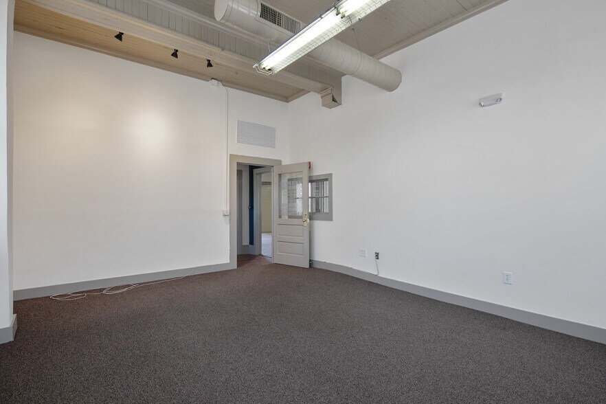 More Photos Of 159 Maxwell St, Fayetteville Office Residential For Sale